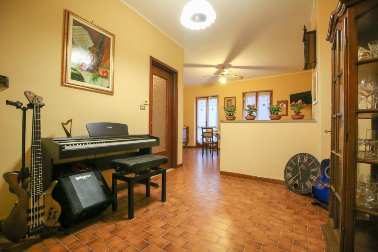 مبيت وإفطار Candia Canavese Spighe Paglia E Girasole المظهر الخارجي الصورة